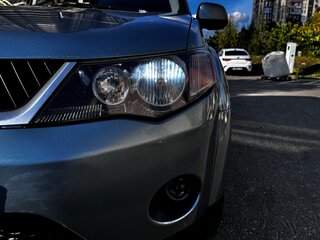 2008 Mitsubishi Outlander II, серый, 990000 рублей, вид 2