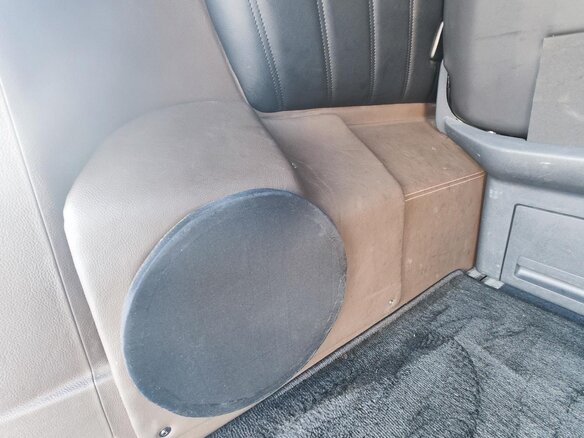 2015 Volkswagen Multivan T5 Рестайлинг, красный, 4400000 рублей - вид 13