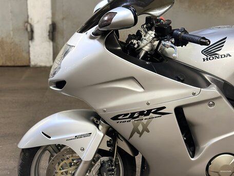 2003 Honda CBR 1100 XX, серый, 598000 рублей, вид 4
