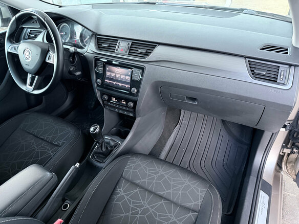 2018 Skoda Rapid I Рестайлинг, бежевый, 1349000 рублей - вид 4