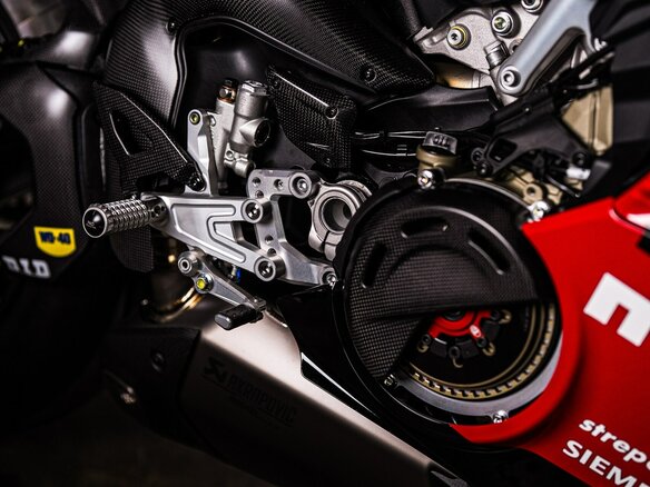 2026 Ducati Panigale V4, красный, 14000000 рублей - вид 13
