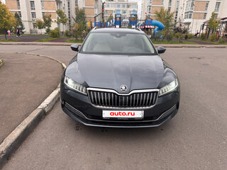 2020 Skoda Superb III Рестайлинг, серый, 2650000 рублей, вид 3