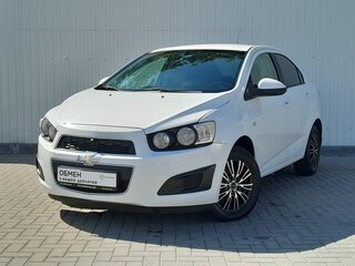 2014 Chevrolet Aveo II, белый, 749000 рублей, вид 1