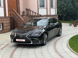 2024 Lexus ES 300h VII Рестайлинг, чёрный, 7090000 рублей, вид 3