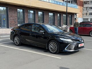 2021 Toyota Camry VIII (XV70) Рестайлинг, чёрный, 3450000 рублей, вид 1