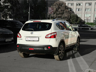 2011 Nissan Qashqai I Рестайлинг, белый, 850000 рублей, вид 4