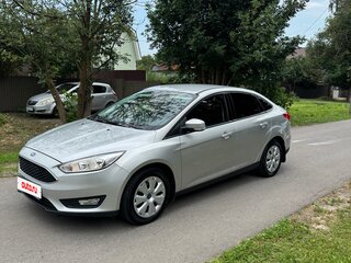 2016 Ford Focus III Рестайлинг, серебристый, 990000 рублей, вид 1