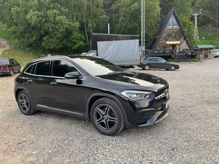 2020 Mercedes-Benz GLA 250 II (H247), чёрный, 3390000 рублей, вид 4
