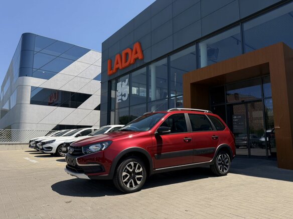 2026 Lada (ВАЗ) Granta Cross I Рестайлинг, красный, 1252000 рублей - вид 1