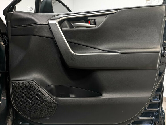 2020 Toyota RAV4 V (XA50), синий, 2950000 рублей - вид 24