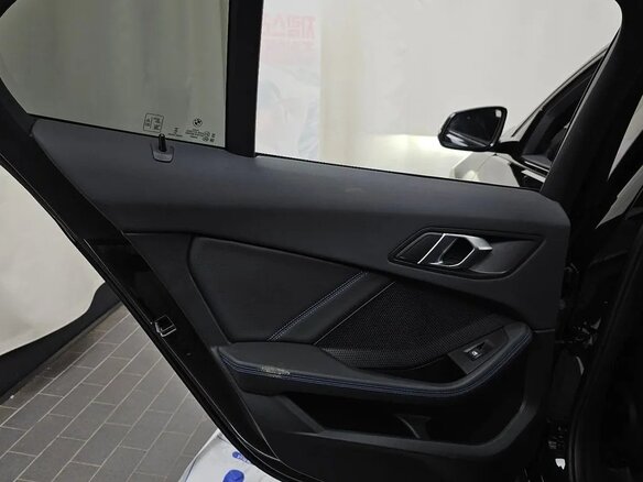 2022 BMW 1 серии 120i III (F40), чёрный, 4381237 рублей - вид 17