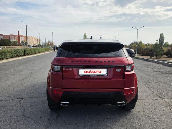 2017 Land Rover Range Rover Evoque I Рестайлинг, красный, 2600000 рублей - вид 4
