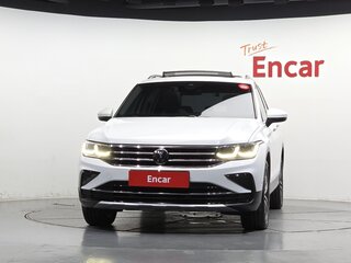 2023 Volkswagen Tiguan II Рестайлинг, белый, 2656000 рублей, вид 3