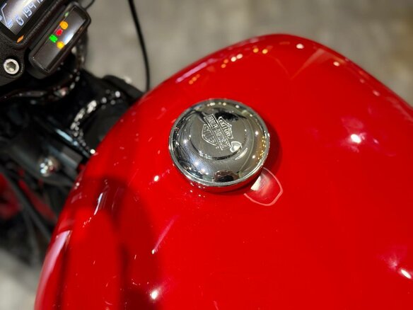 2023 Harley-Davidson Street Bob, красный, 1940000 рублей - вид 16