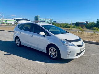 2014 Toyota Prius Alpha I (ZVW40/41), белый, 1090000 рублей, вид 3