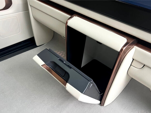 2026 Lexus LM 350h II, чёрный, 16200000 рублей - вид 21
