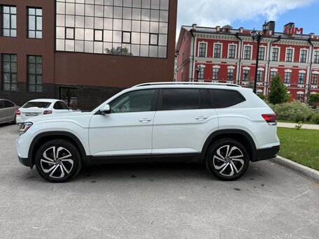 2023 Volkswagen Atlas I Рестайлинг, белый, 4700000 рублей, вид 4