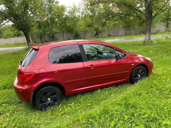 2006 Peugeot 307 I Рестайлинг, красный, 300000 рублей - вид 2