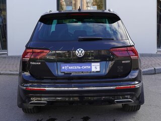 2019 Volkswagen Tiguan II, чёрный, 2679000 рублей, вид 5