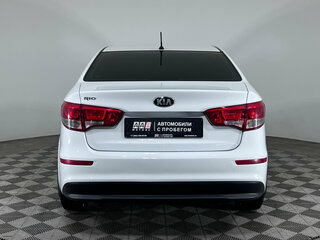 2016 Kia Rio III Рестайлинг, белый, 1099000 рублей, вид 5
