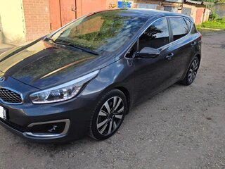 2017 Kia Ceed II Рестайлинг, серый, 1510000 рублей, вид 1