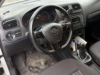 2020 Volkswagen Polo V Рестайлинг, белый, 1050000 рублей, вид 4