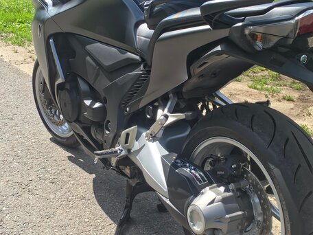 2017 Honda VFR 1200, серебристый, 1300000 рублей, вид 3