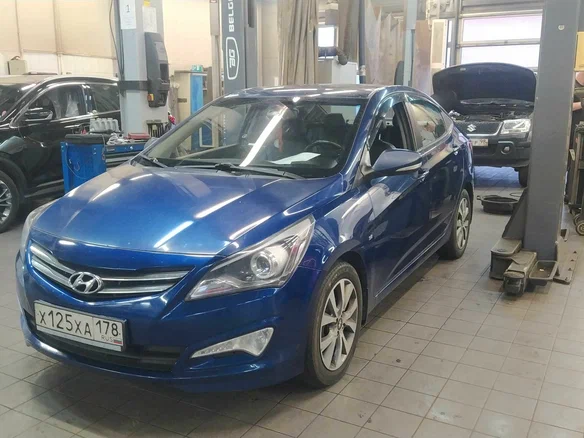 2015 Hyundai Solaris I Рестайлинг, синий, 720000 рублей