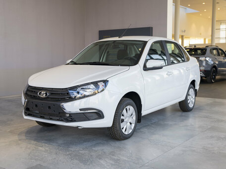 2026 Lada (ВАЗ) Granta I Рестайлинг, белый, 1850000 рублей, вид 3