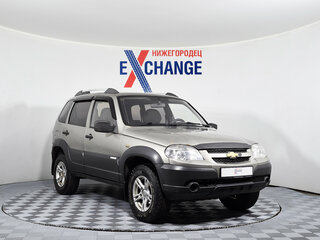 2011 Chevrolet Niva I Рестайлинг, серебристый, 348000 рублей, вид 1