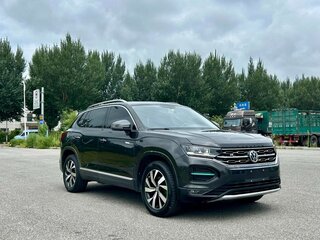 2022 Volkswagen Tayron I, чёрный, 2100000 рублей, вид 3