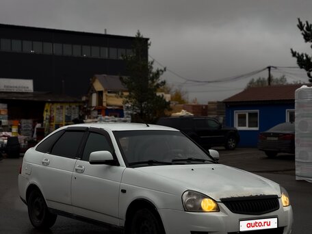 2013 Lada (ВАЗ) Priora I Рестайлинг, белый, 380000 рублей, вид 2