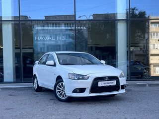 2013 Mitsubishi Lancer X Рестайлинг, белый, 813000 рублей, вид 3