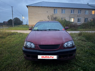 1999 Toyota Avensis I, красный, 330000 рублей, вид 3
