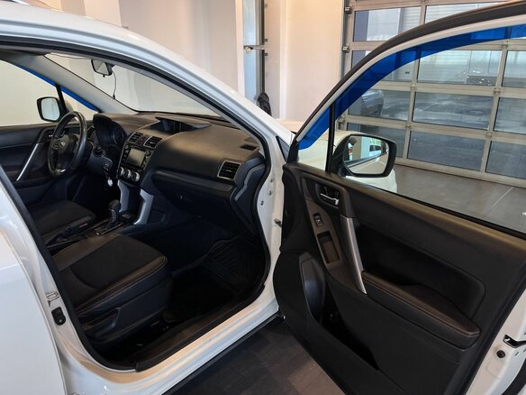 2015 Subaru Forester IV Рестайлинг, белый, 1425000 рублей - вид 26