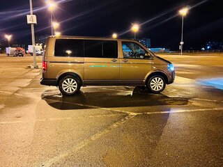 2012 Volkswagen Multivan T5 Рестайлинг, коричневый, 2400000 рублей, вид 4