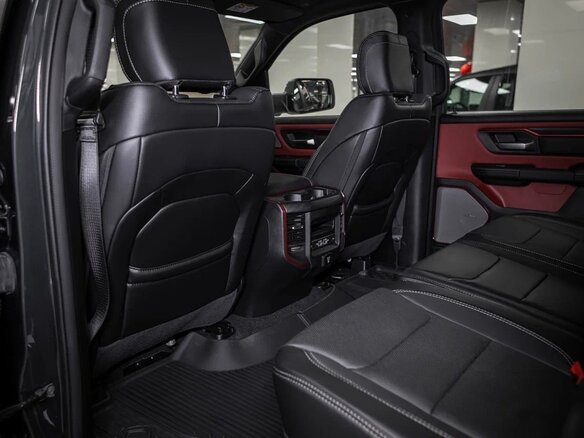 2025 Ram 1500 Crew Cab V Рестайлинг, синий, 8490000 рублей - вид 19
