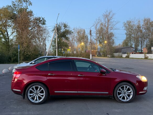 2010 Citroen C5 II, красный, 600000 рублей