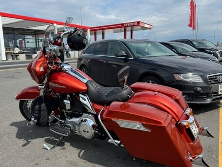 2011 Harley-Davidson Street Glide, оранжевый, 830000 рублей, вид 3