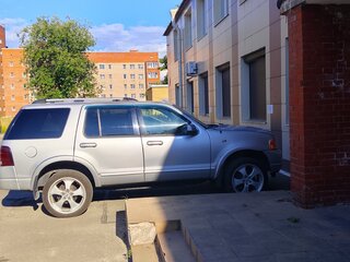 2001 Ford Explorer III, серебристый, 535000 рублей, вид 3