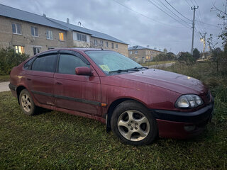 1999 Toyota Avensis I, красный, 330000 рублей, вид 1