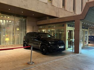2014 Jeep Grand Cherokee IV (WK2) Рестайлинг, чёрный, 2490000 рублей, вид 1