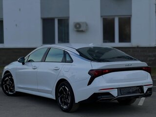 2021 Kia K5 III, белый, 2100000 рублей, вид 5