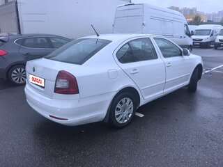 2013 Skoda Octavia II (A5) Рестайлинг, белый, 680000 рублей, вид 5