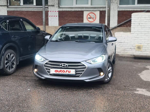 2018 Hyundai Elantra VI (AD), серебристый, 1075000 рублей - вид 10