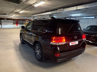 2017 Toyota Land Cruiser 200 Series Рестайлинг 2, чёрный, 6700000 рублей, вид 4