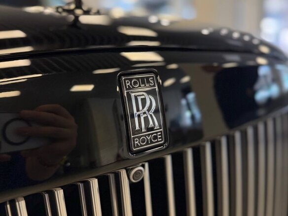 2023 Rolls-Royce Cullinan Black Badge I (Series I), чёрный, 39900000 рублей - вид 27