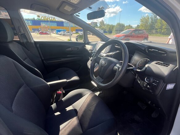 2014 Toyota Wish II Рестайлинг, белый - вид 7