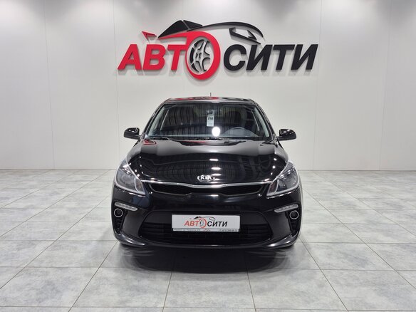 2019 Kia Rio IV, чёрный, 1395000 рублей - вид 2