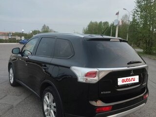 2014 Mitsubishi Outlander III Рестайлинг, чёрный, 1410000 рублей, вид 5